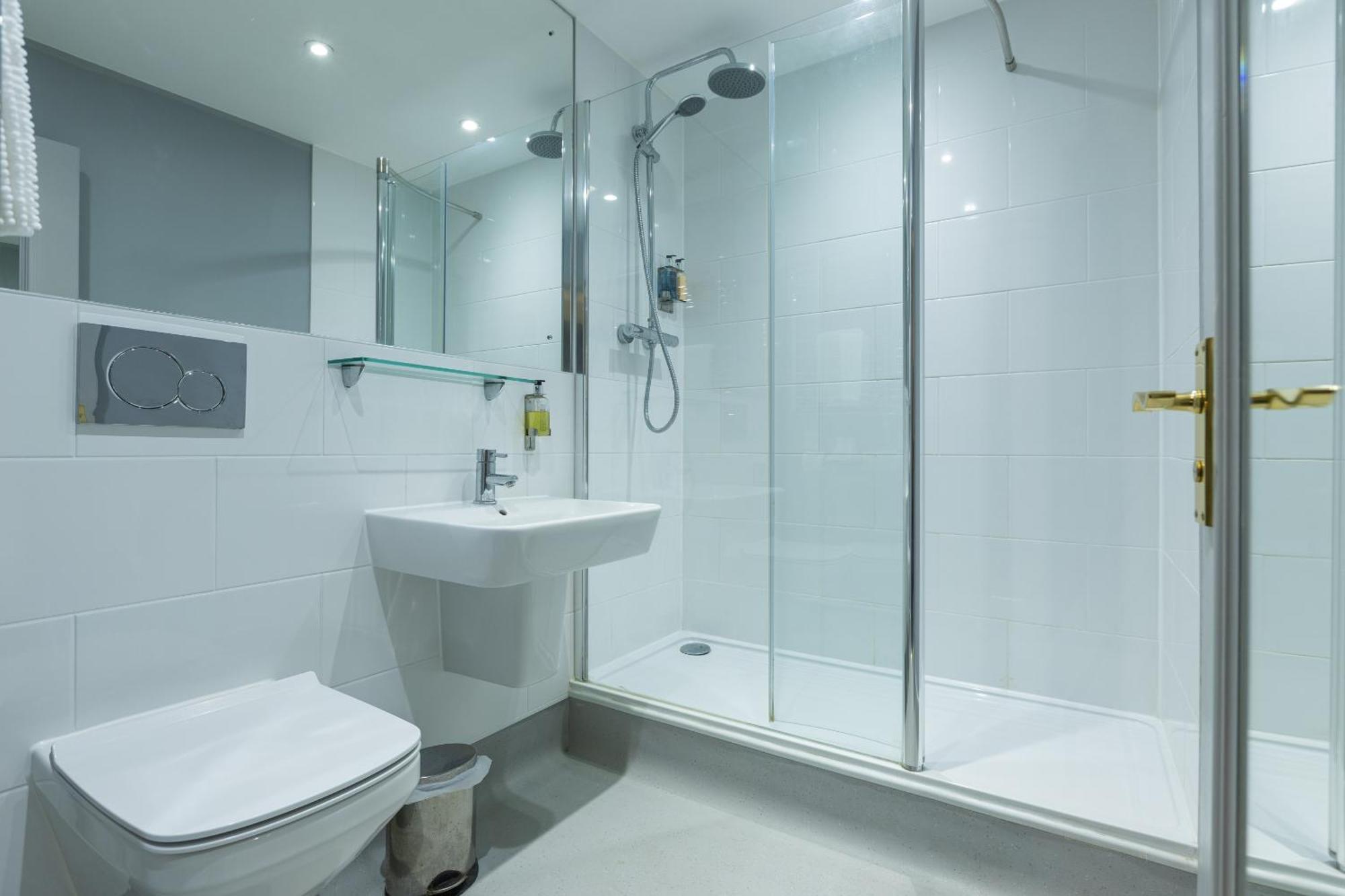 מאלדון Blue Boar Hotel מראה חיצוני תמונה